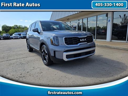 Used 2025 Kia Telluride S image 1