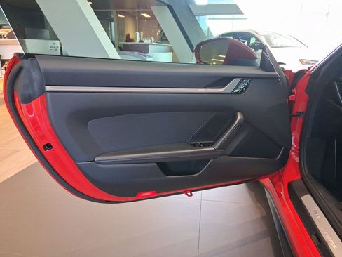 Used 2020 Porsche 911 Carrera image 18