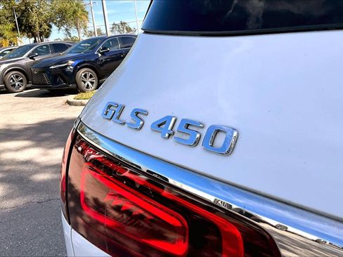 Used 2021 Mercedes-Benz GLS 450 4MATIC image 9