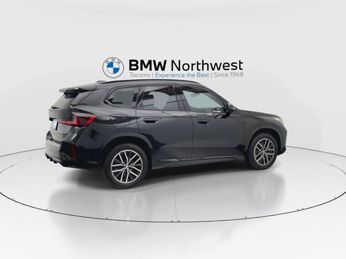 Used 2023 BMW X1 xDrive28i w/ M Sport Package AWD/4WD image 4