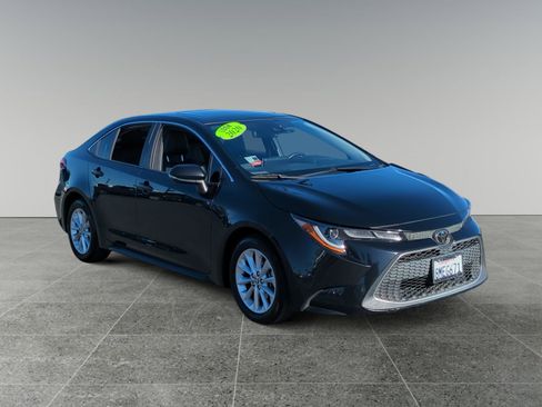 Used 2020 Toyota Corolla XLE image 7