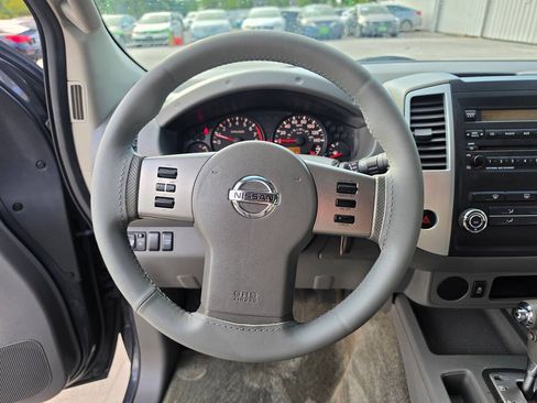 Used 2012 Nissan Frontier SV w/ SV Premium Utility Pkg RWD image 41