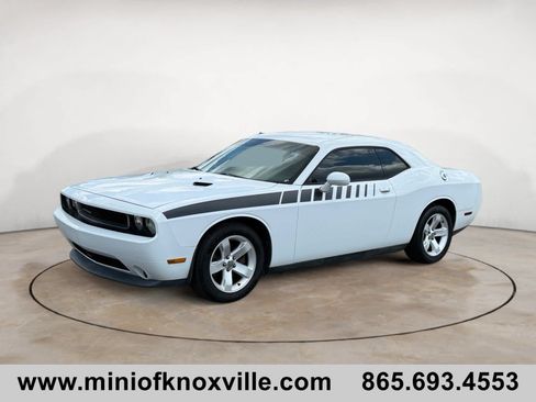 Used 2011 Dodge Challenger RWD image 7