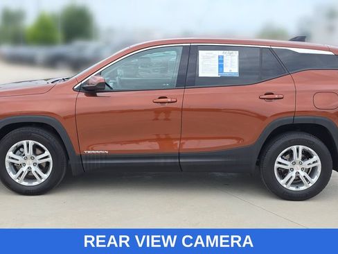 Used 2019 GMC Terrain SLE FWD image 2