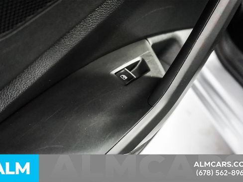 Used 2024 Volkswagen Jetta SE FWD image 50