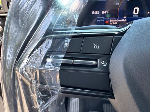 New 2025 Chevrolet Equinox EV RS image 33