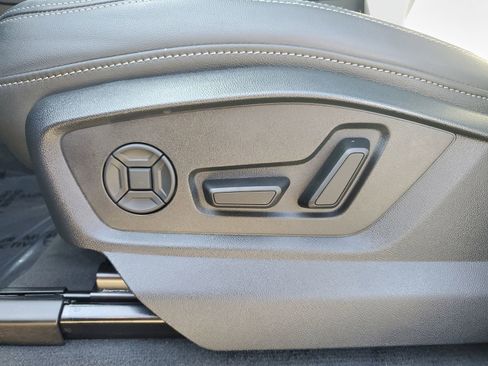 Used 2025 Audi Q8 Premium w/ Black Optic Package AWD/4WD image 22