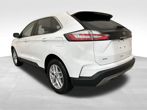 Used 2024 Ford Edge SEL image 3