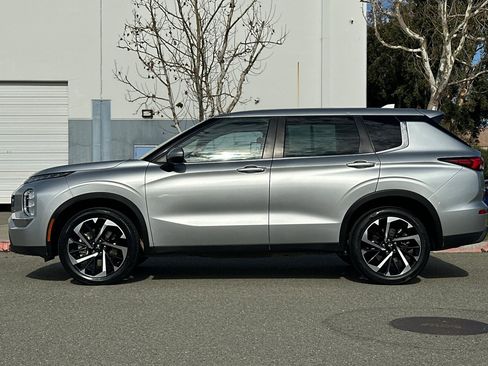 Used 2022 Mitsubishi Outlander ES image 7