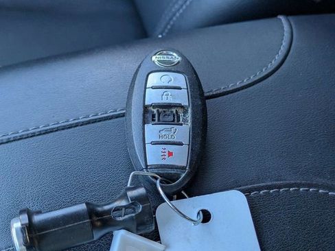Used 2017 Nissan Rogue SL w/ SL Premium Package AWD/4WD image 35