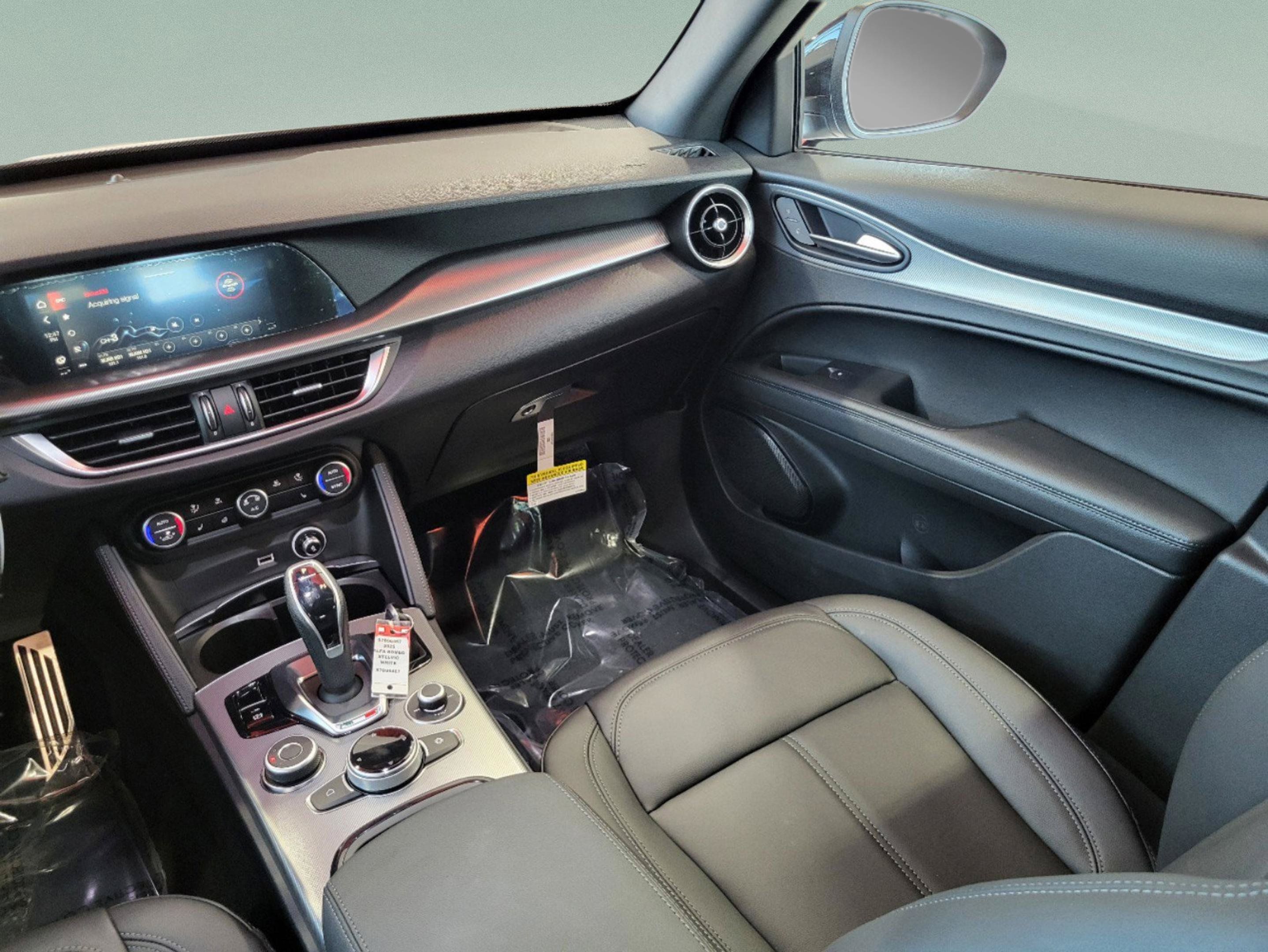 New 2025 Alfa Romeo Stelvio Sprint AWD/4WD image 90