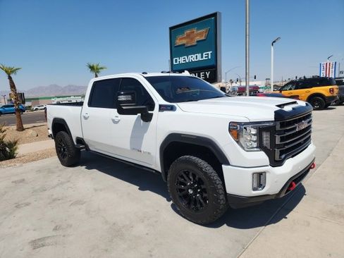 Used 2022 GMC Sierra 2500 AT4 w/ AT4 Preferred Package image 2