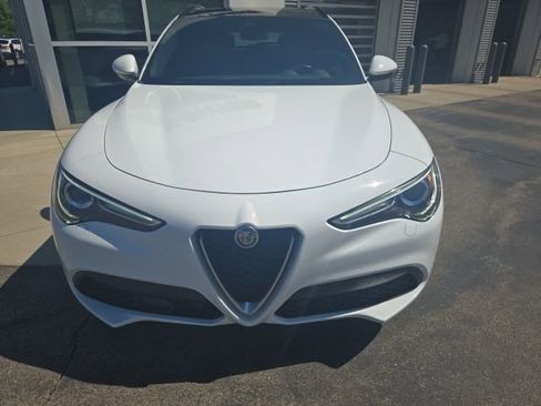 Used 2022 Alfa Romeo Stelvio Ti AWD/4WD image 10