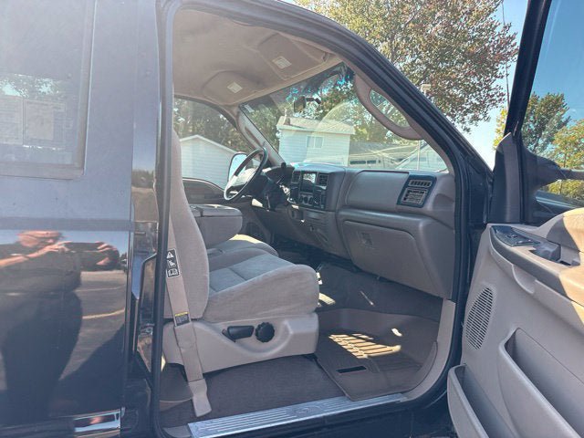 Used 2003 Ford F250 XLT AWD/4WD image 5