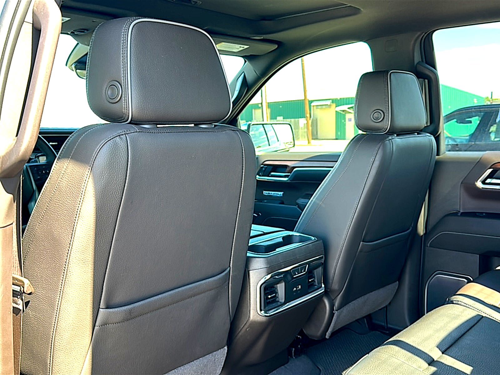 Used 2023 GMC Sierra 1500 Denali w/ Denali Reserve Package AWD/4WD image 18