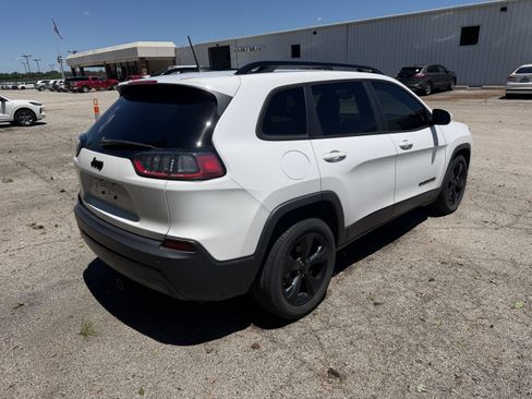 Used 2019 Jeep Cherokee Latitude Plus FWD image 4
