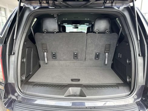 Used 2024 Chevrolet Tahoe LS RWD image 9