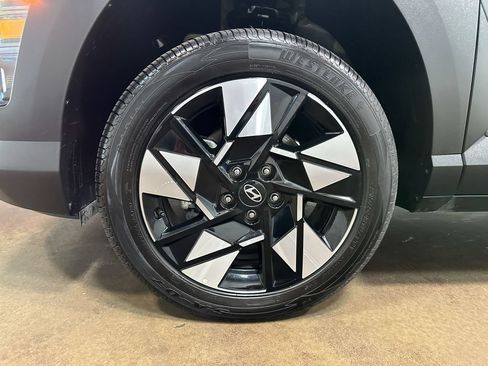 Used 2025 Hyundai Kona SEL AWD/4WD image 97