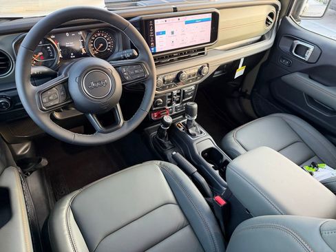 New 2026 Jeep Gladiator Mojave image 10