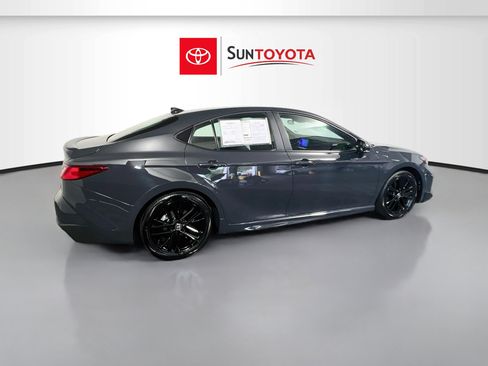 Used 2026 Toyota Camry SE FWD image 4