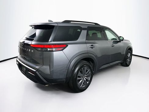 Used 2025 Nissan Pathfinder SV image 9