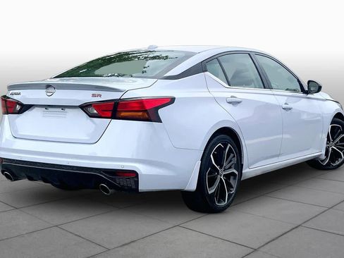 Used 2024 Nissan Altima 2.5 SR FWD image 13