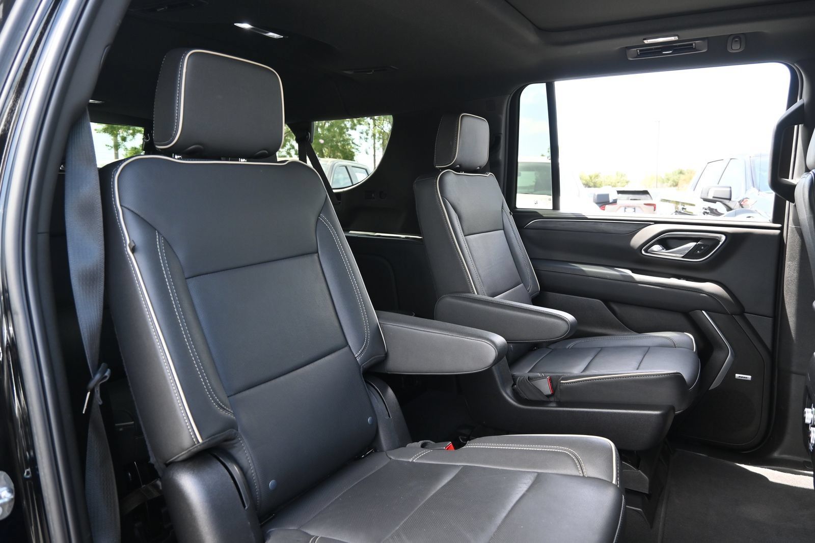 Used 2024 GMC Yukon XL SLT w/ SLT Luxury Package AWD/4WD image 24