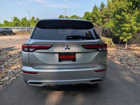 Used 2024 Mitsubishi Outlander SE FWD image 4