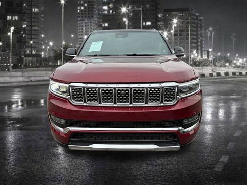 Used 2024 Jeep Grand Wagoneer L Series III AWD/4WD image 9