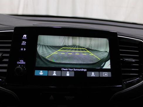 Used 2021 Honda Pilot Touring image 18