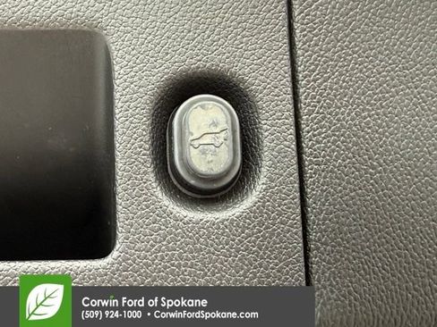 Used 2019 Chevrolet Tahoe Premier w/ Premier Plus Edition AWD/4WD image 21