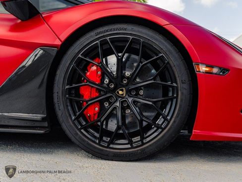 Used 2025 Lamborghini Revuelto AWD/4WD image 35