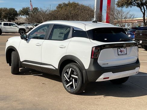 New 2026 Nissan Kicks SV image 7