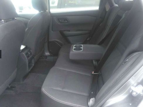 Used 2024 Nissan Rogue S AWD/4WD image 9