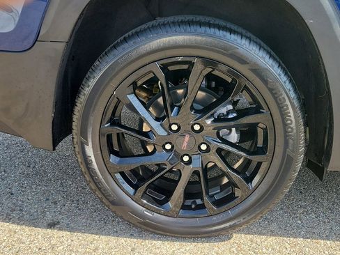 Used 2023 GMC Terrain SLE w/ Driver Convenience Package image 6