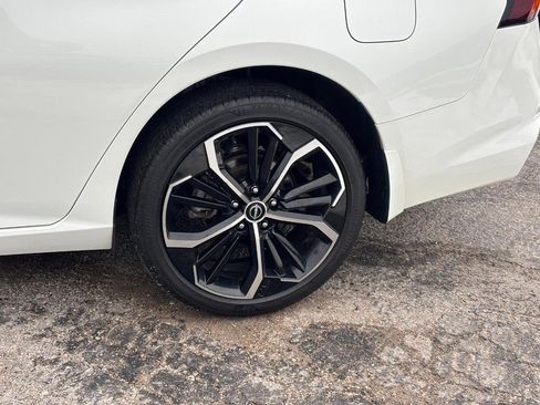 Used 2023 Nissan Altima 2.5 SR w/ SR Premium Package image 11