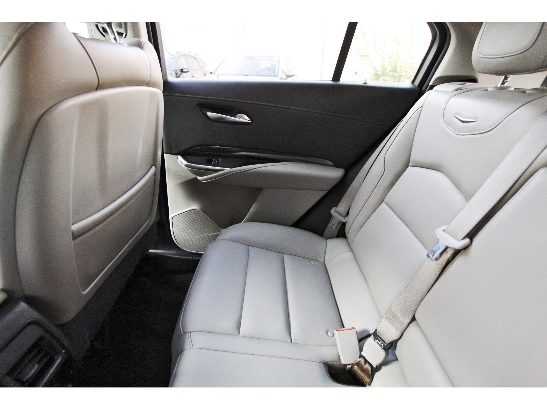 Used 2022 Cadillac XT4 Luxury w/ Cold Weather Package FWD image 15