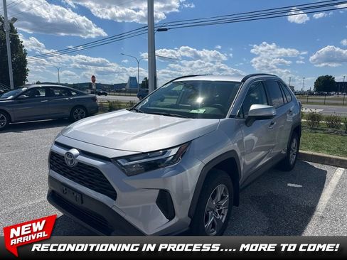 Used 2023 Toyota RAV4 LE AWD/4WD image 1