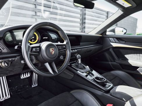 Used 2023 Porsche 911 GT3 image 2