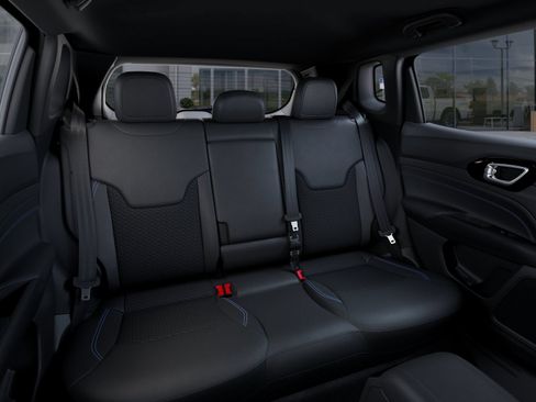 New 2026 Jeep Compass Latitude AWD/4WD image 15