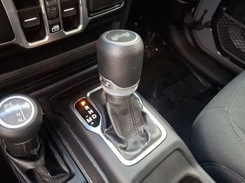 Used 2021 Jeep Wrangler Unlimited Sport AWD/4WD image 17