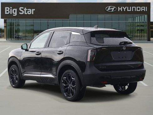 Used 2025 Nissan Kicks SR image 3