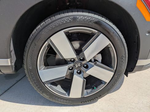Certified 2024 Hyundai Santa Fe Limited FWD image 9