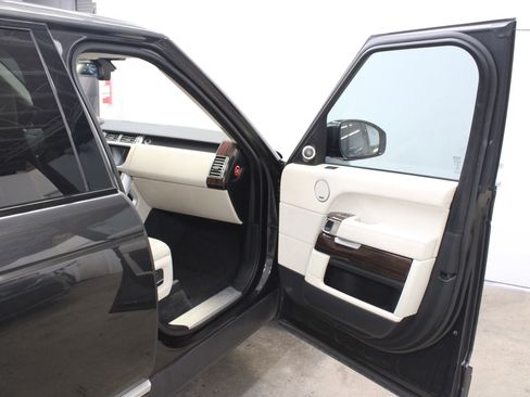Used 2013 Land Rover Range Rover Supercharged image 13