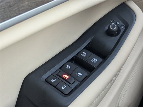 New 2025 Jeep Grand Cherokee Limited image 24