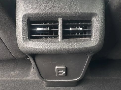 Used 2019 Chevrolet Equinox LT AWD/4WD image 16