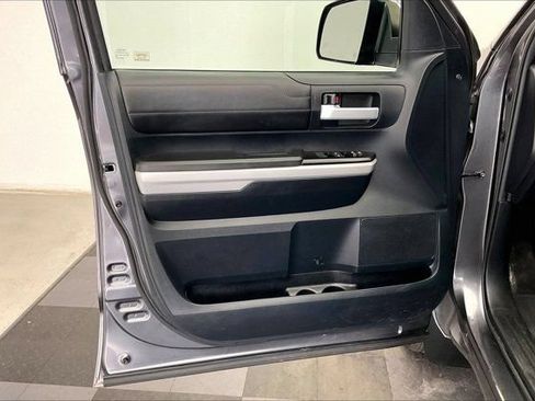 Used 2018 Toyota Tundra Limited w/ Limited Premium Package AWD/4WD image 26