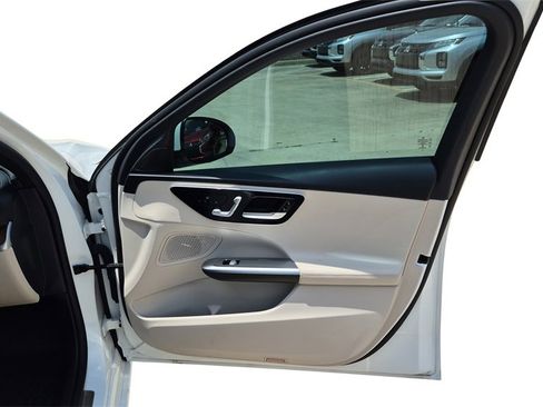 Used 2023 Mercedes-Benz C 300 4MATIC Sedan image 31