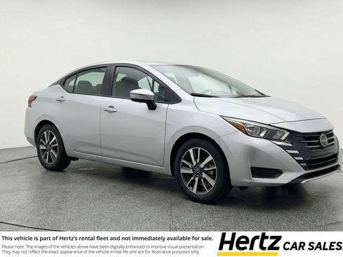 Used 2025 Nissan Versa SV image 1
