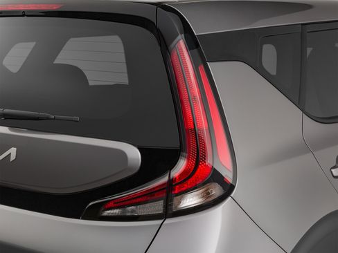Used 2025 Kia Soul LX w/ LX Technology Package FWD image 44